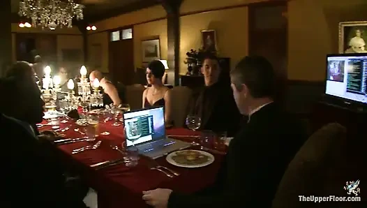 Pesta makan malam dari dom!