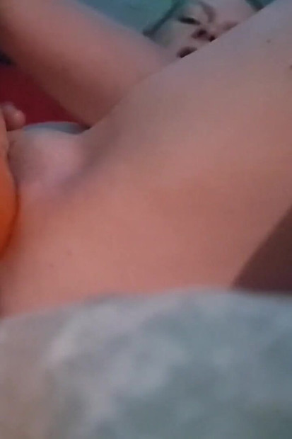 Svrši vidi nevaljale stvari koje radim ovoj masivnoj šargarepa