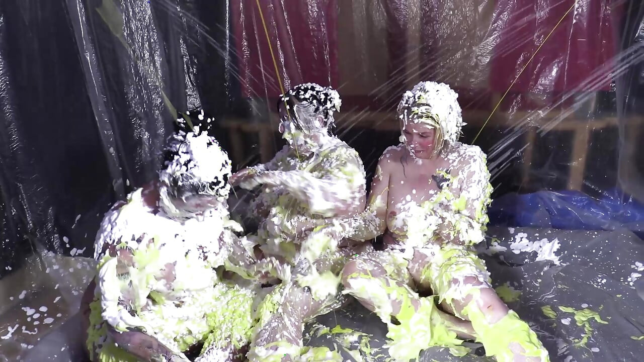 Zabava s pjenom uz Cheyenne, Hannah i Skyler