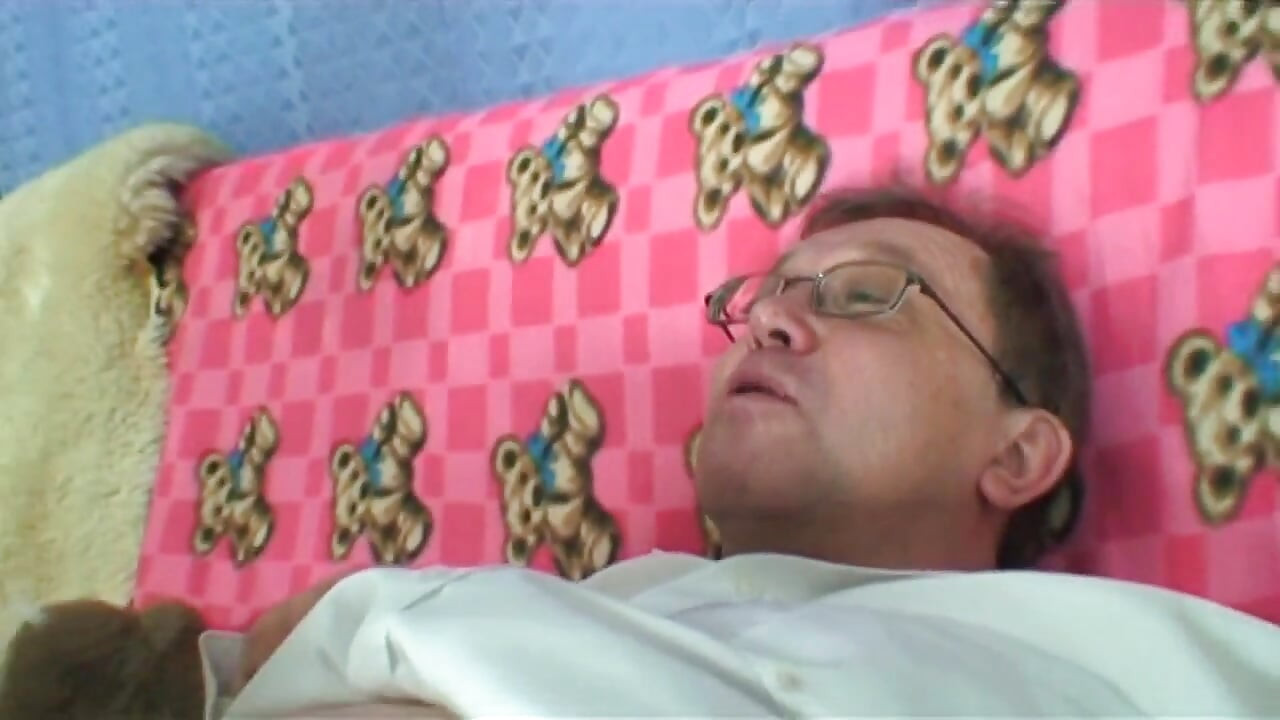 Dirty stepuncle gives a brand new dildo to his stepniece