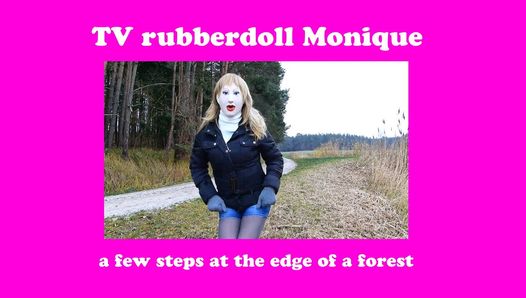 Rubberdoll Monique - Presenting herself outdoors