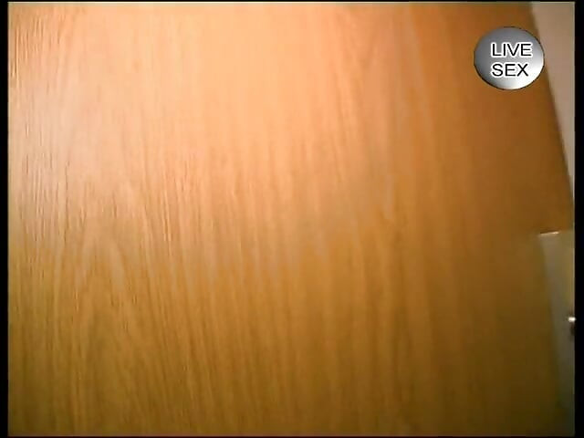 Blonde slut shaves her pussy at the casting and masturbates