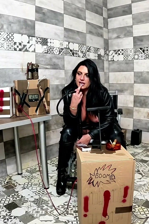 Dominant Leather MILF in Cold Room. Smoking, BDSM Boots, Cigar and Boom Orgasm