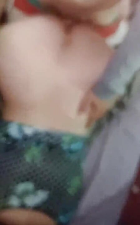 Dekhne ka bindu kutte shaili kamabakht men uski phool poshaak