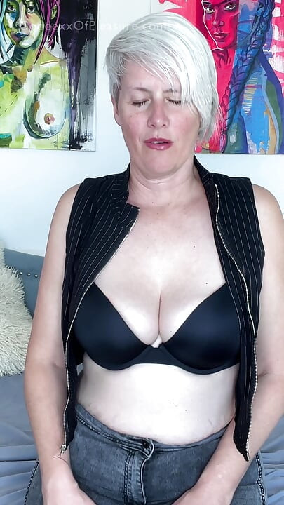 Stedmor belønnede mig med en JOI for at være en god dreng