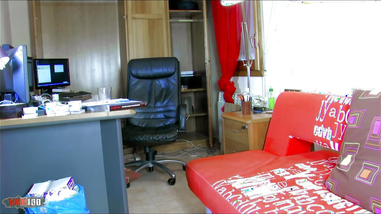 Intenso casting de uma latina curvilínea
