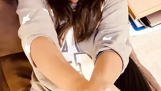 Hintli evli kadın doğum günü sakso çekiyor