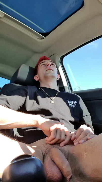 I'm trying not to piss in the car | Clip 1