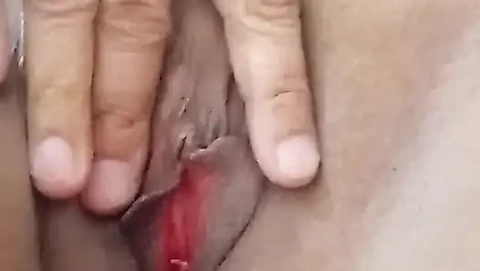 Tombul evli kadın parmaklıyor