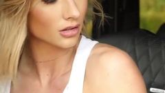 Paige Hathaway sexy em um comercial