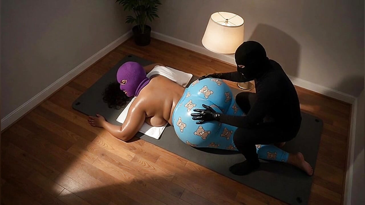 "Mẹ kế bbw bí mật xoa bóp mặt xuống dầu - kết thúc khỏa thân"