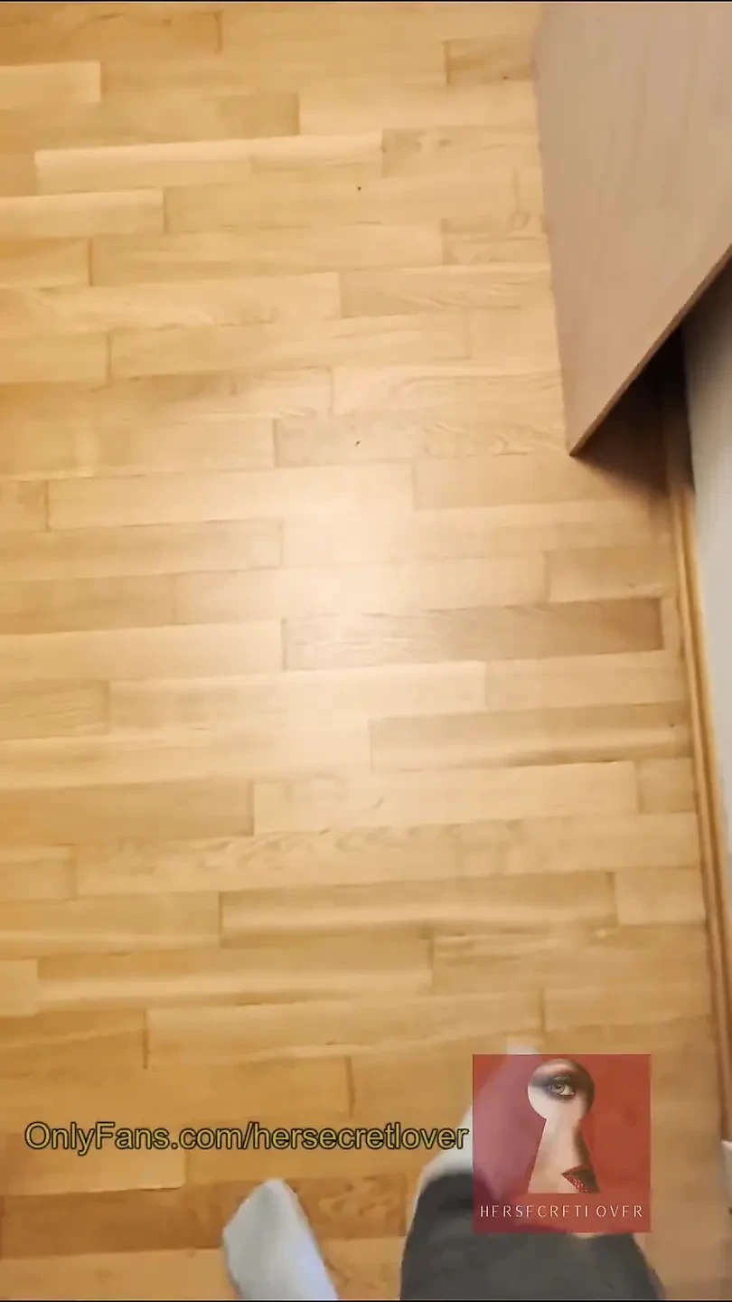 Bạn thân nhất của chồng nuôi tôi thô bạo như một con đĩ tuyệt vọng