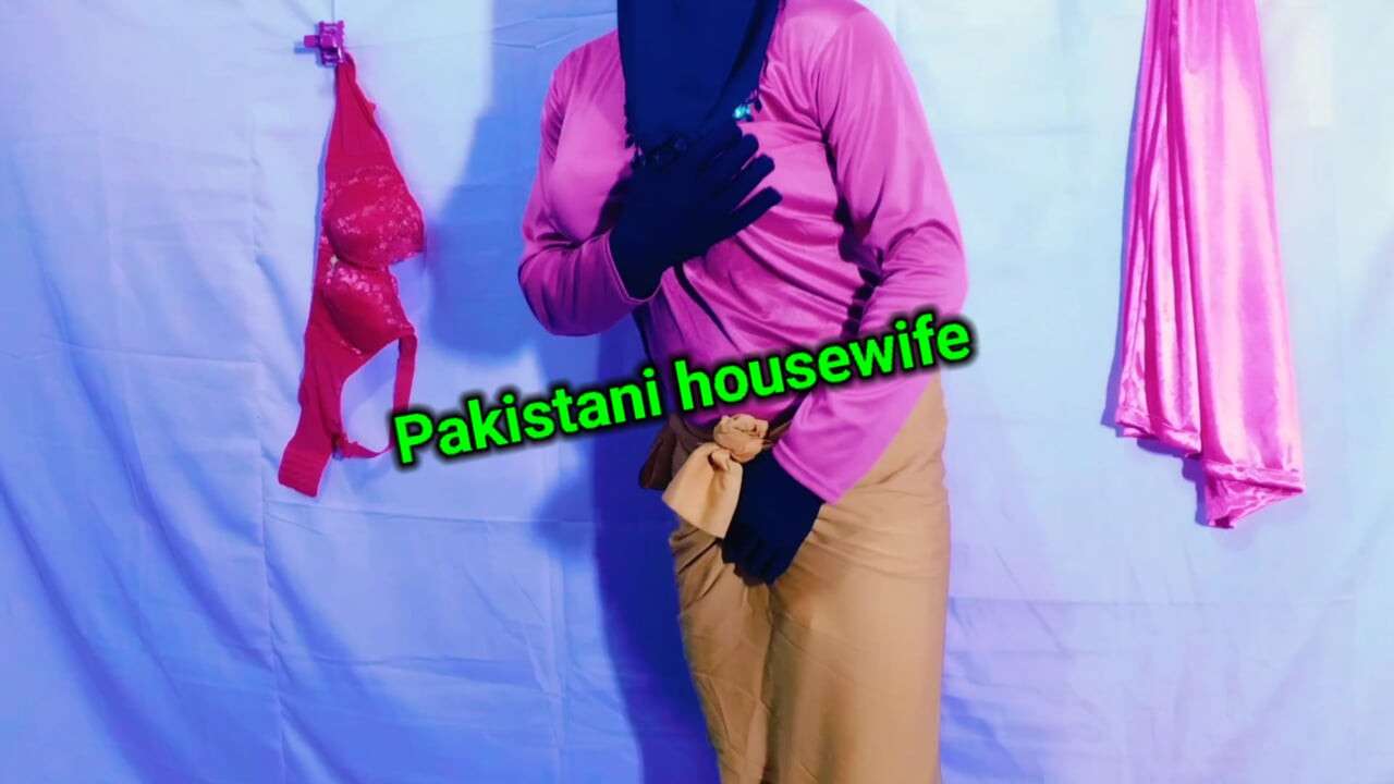 Pakistanlı ateşli ve seksi ev hanımı pornosu
