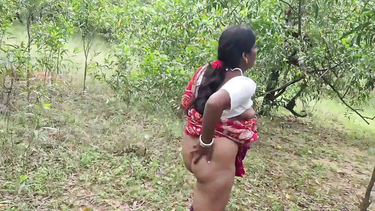 Sona Bhabhi fucked by a school student in forest,she first time  forest outdoor sex by her school life boy friend.