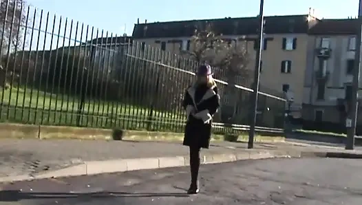 Gadis pirang toket alami masturbasi