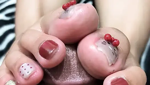 Acoletteyys süße zehen drückten seinen sensiblen schwanzkopf hart und kam hart