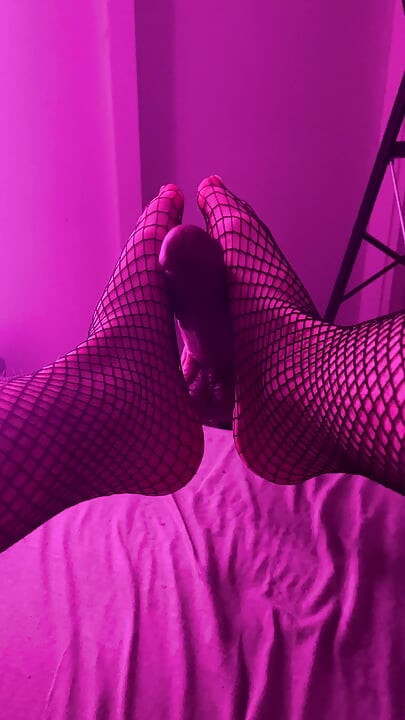 IcyEye practices pampering big cocks