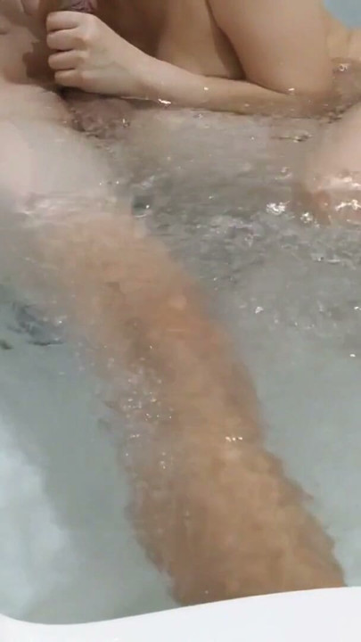 florababy - Sex In The Bathtub | Clip 2