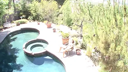 Sıska genç kız üvey erkek kardeşini sikiyor