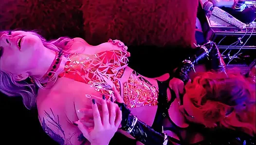 Red X Sex Tape: Dibangun untuk Dilepas