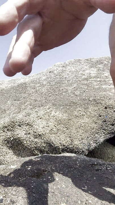 ヒューゴット93 ビーチでの初めてのストロー