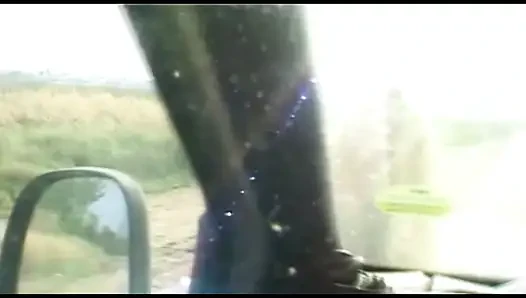 Wanita perancis lagi asik nyepong kontol pria yang beruntung