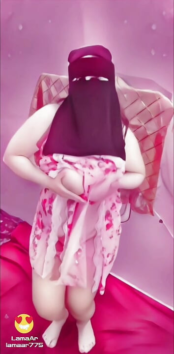 ベールをかぶったアラビアの女神、セクシーなベリーダンス、ストリップティーズ、アラブヘンタイ崇拝