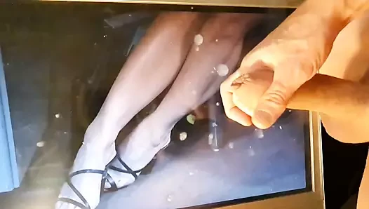 Lena seksi ayaklar boşalıyor yavaş çekim