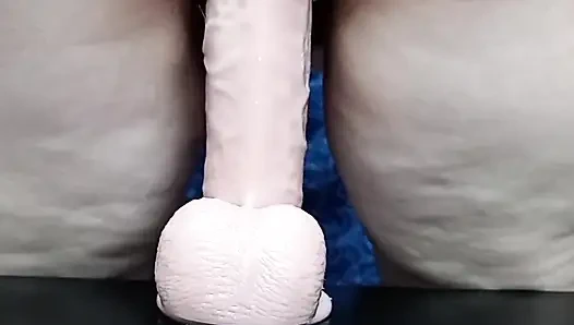 Unerättliche geile ehefrau hat ihre große fotze gebrochen