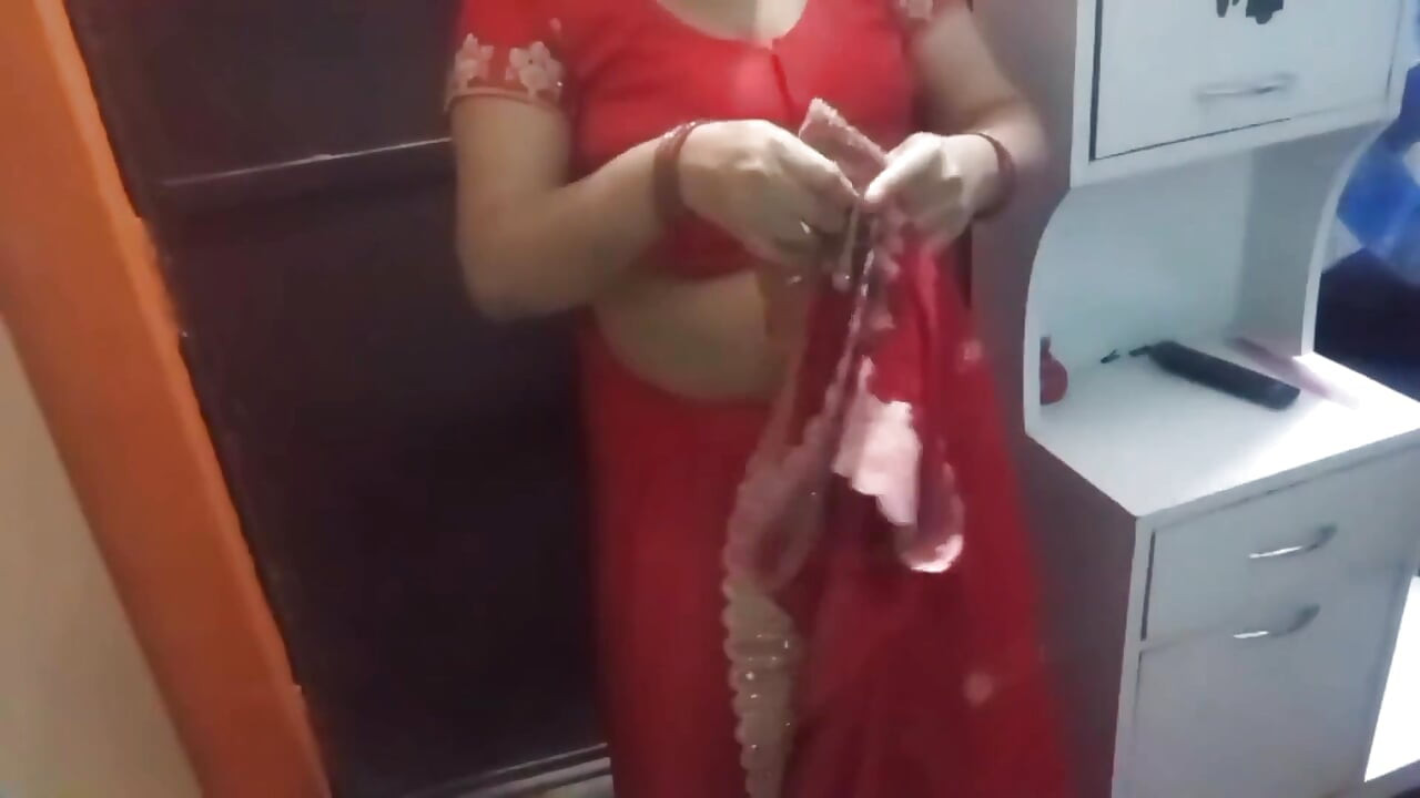 Frumoasă indiancă bhabhi cu romantism