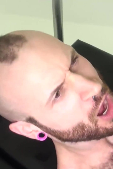 BREEDMERAW - Dziki gej Teddy Torress rucha się po ssaniu penisa