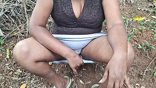 Heißestes video im freien, dorf-ehefrau am tag