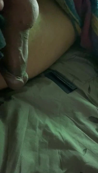 我的鸡巴对durtybuggeroz来说很硬