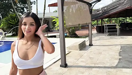 Young Colombian woman exercising on the street is invited to his house by a stranger!