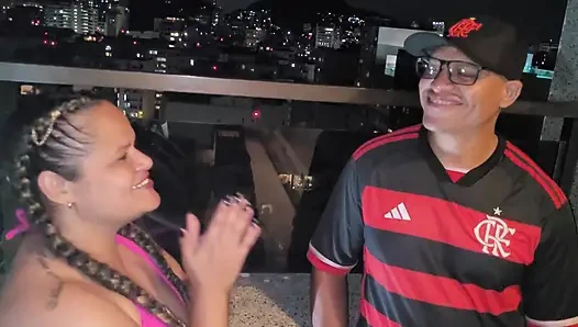 Я нанял черную Кариоку с приданым 33 сантиметра