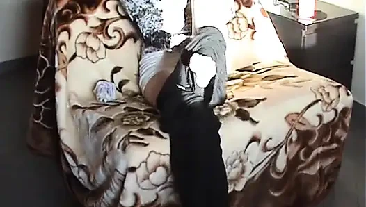 Bacaklı ve naylon çoraplarımla oynuyorum