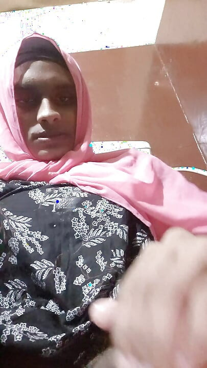 India travesti en la masturbación