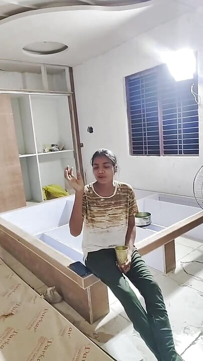 India hermanastra del pueblo llegó a casa del mercado y la viste ayudando a su cuñado a masturbarse IndianAlexaQueen