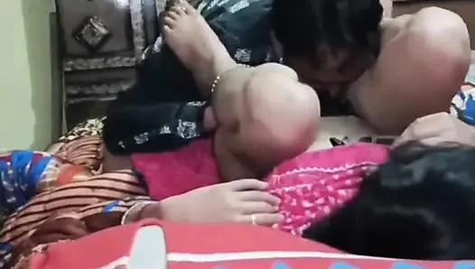 Hintli bakire kız erkek arkadaşı tarafından sert sikiliyor