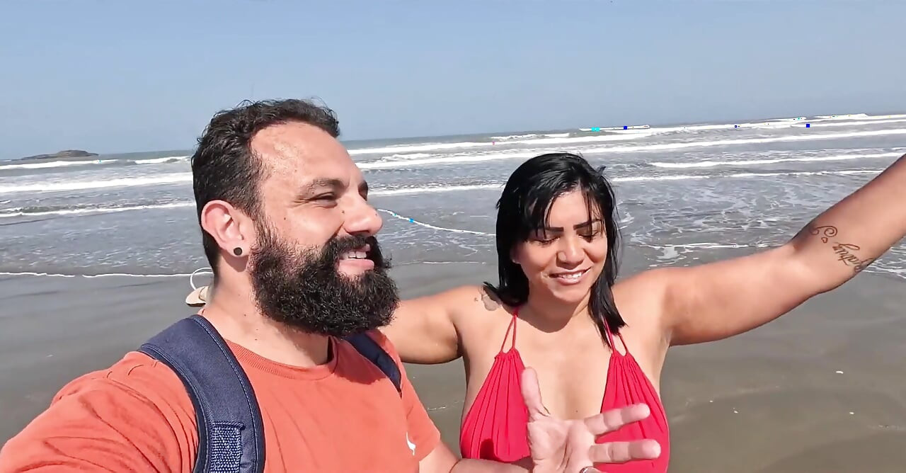 Baianinha Trans rucha parę na plaży
