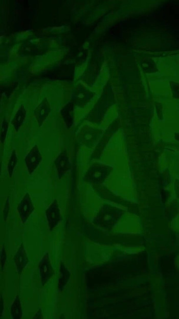 Isteri desi panas India mengongkek suami adik tirinya yang kecil | Klip 1