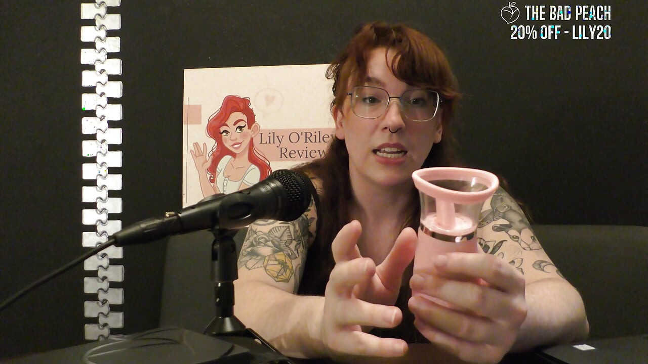 NSFW Review of the Honey Pistil Licking Vibrator From the Bad Peach