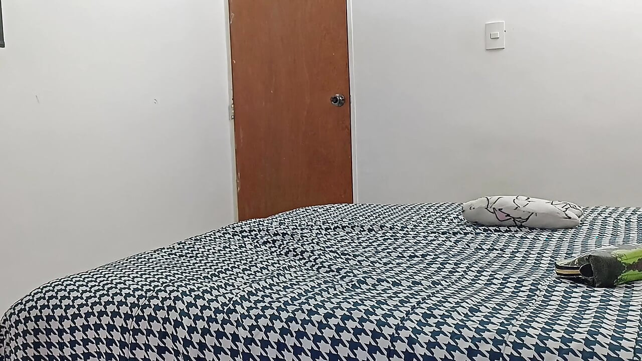 I filmed my stepsister masturbating in her room. Spanish porn.