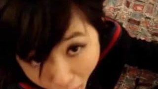 Азиатская подруга делает минет в любительском видео 2