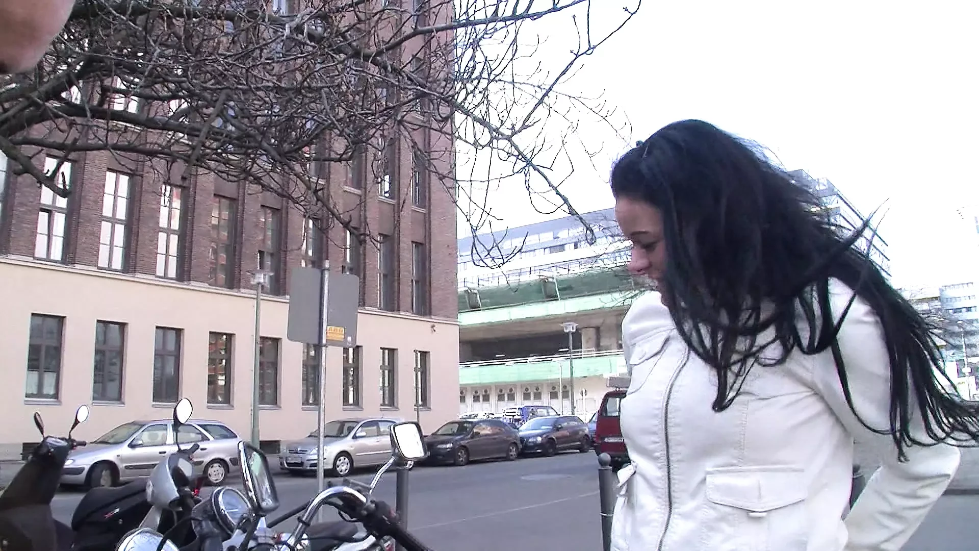 Ma copine allemande parfaite sur une moto