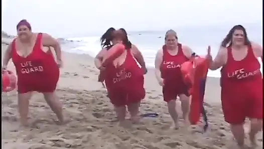 Blonde BBW seduces hunk to bang her in bed