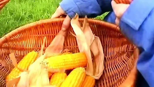 Massive Corn Cob Stretching Gaping Pussy Wide Open Outdoors