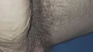 Мой волосатый член мастурбирует в приватном видео