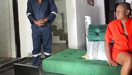 Она нравится я и хочет попробовать мой хуй