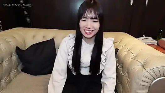 Pemotretan pertama, asli dan anggun tapi penuh gairah di puncaknya?